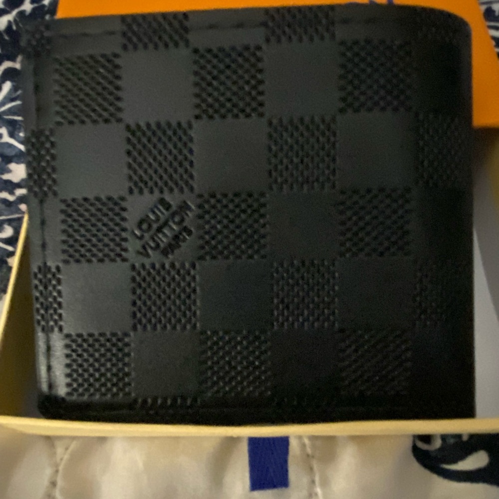 Louis Vuitton Black Damier Wallet - Picture 2 of 4